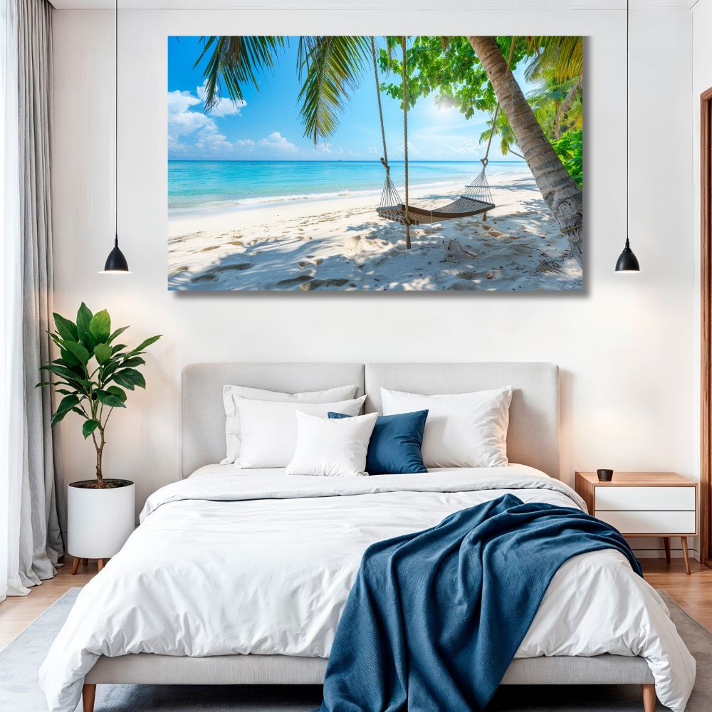 Slika egzotične plaže sa ležaljkom-ljuljaškom između palmi, tirkizno more i beli pesak, tropski pejzaž na platnu.